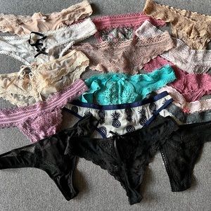 15 * VS Lace Thongs